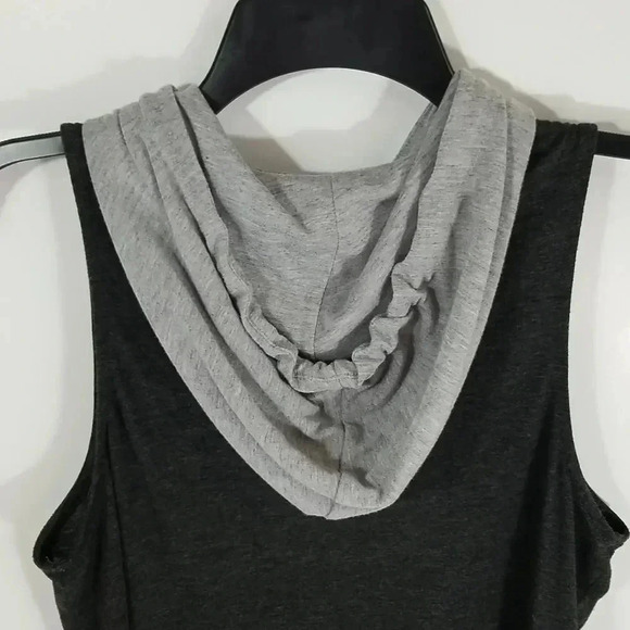 {Disney} Sleeveless Hooded Top Size Small - Picture 7 of 9